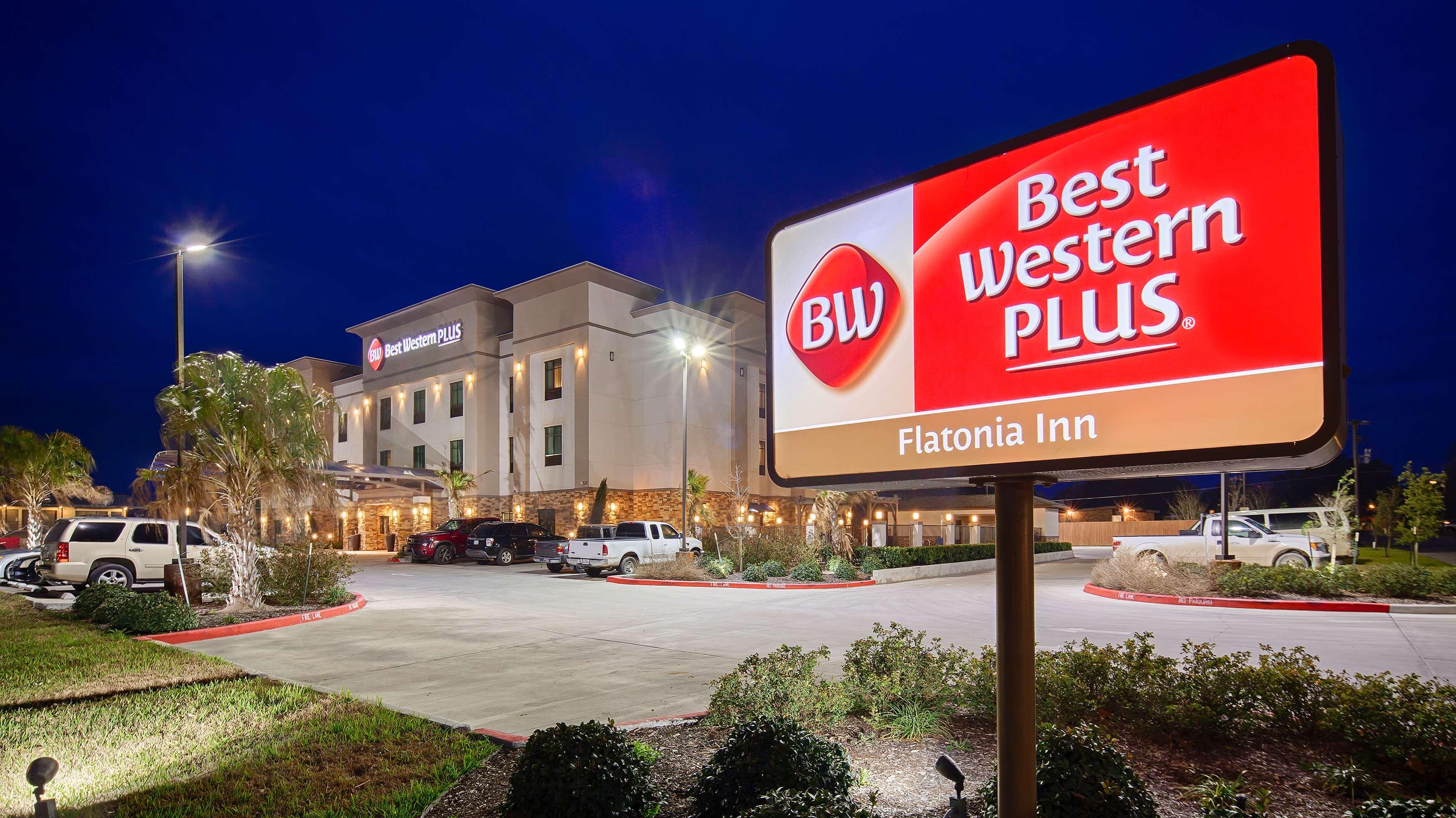 Best Western Plus Flatonia Inn Buitenkant foto