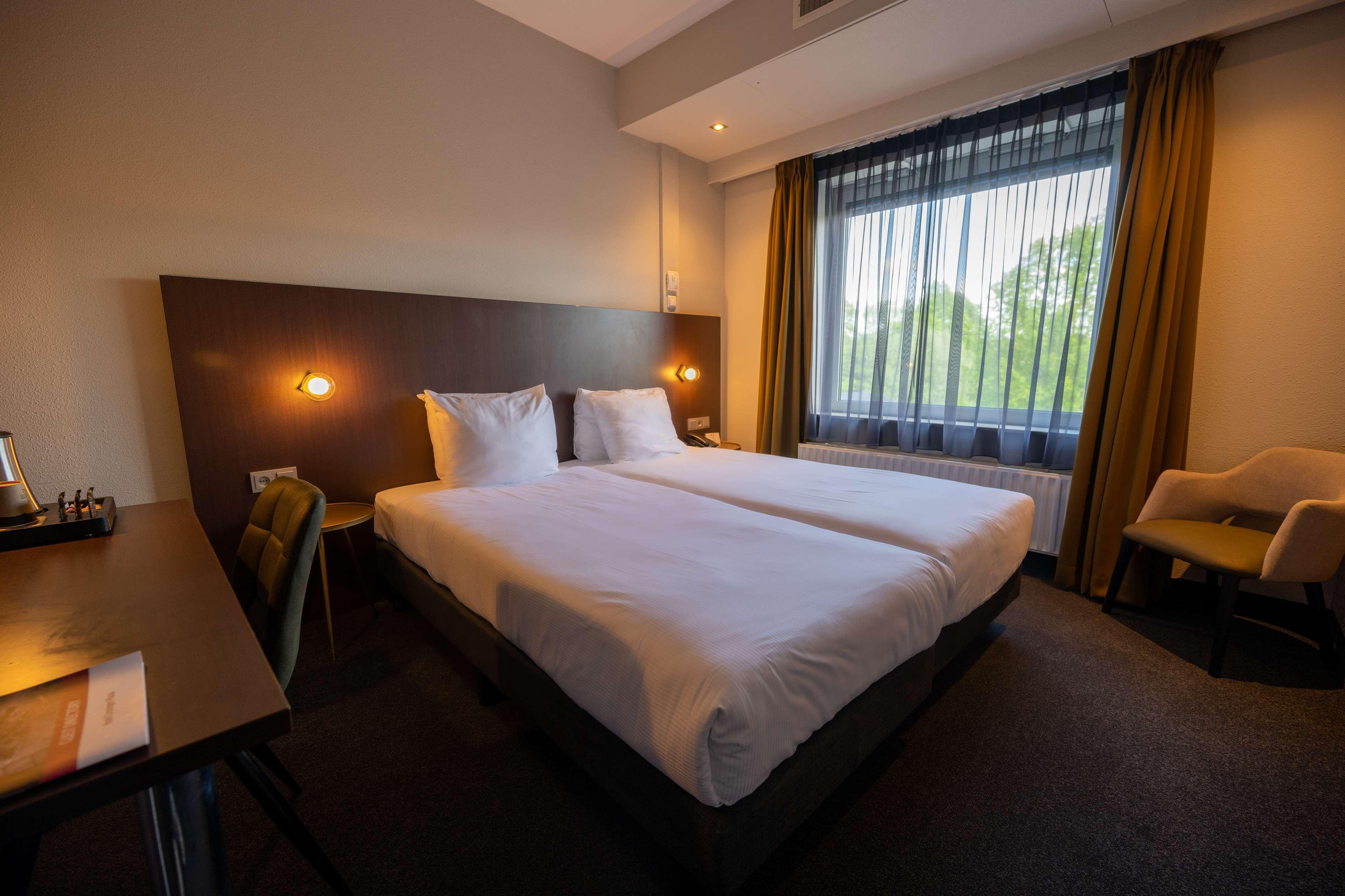 Best Western Plus Flatonia Inn Buitenkant foto