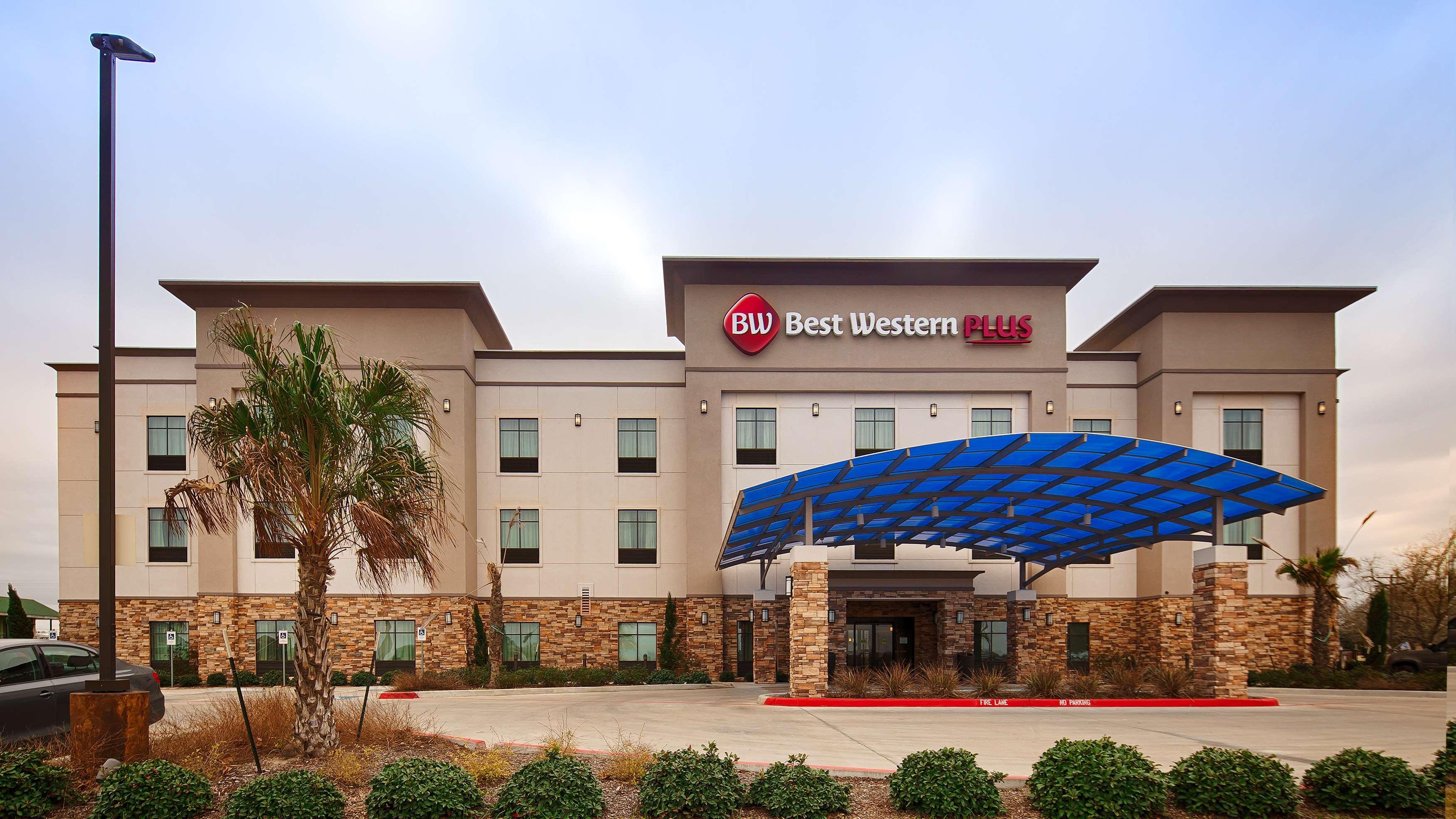 Best Western Plus Flatonia Inn Buitenkant foto